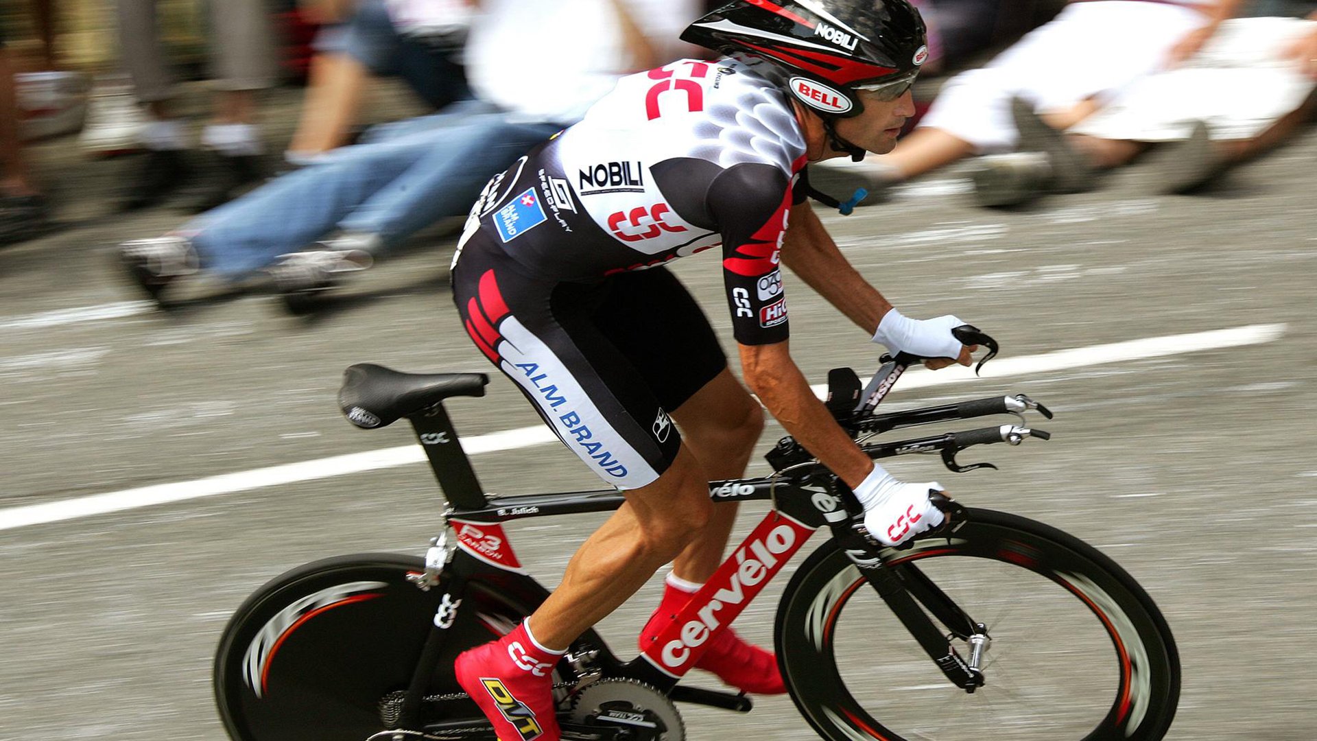 _无人机体育比赛：空中速度与智慧的较量_，无人机 体育